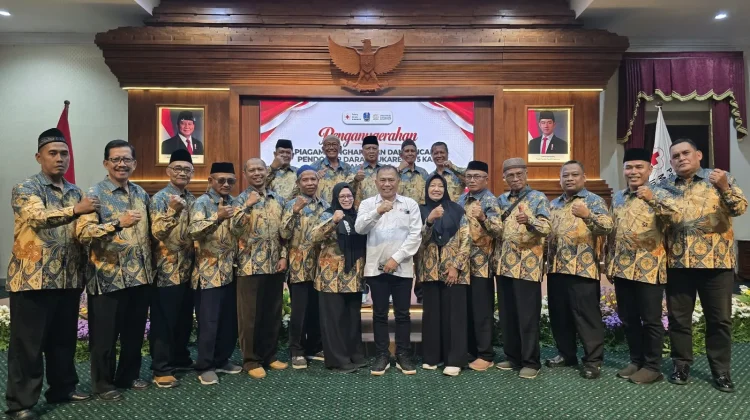 Puluhan Pendonor Darah Jember Terima Penghargaan Donor 75 Kali