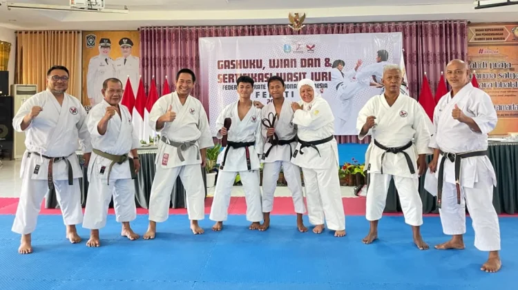 22 Karateka FEKATI Jatim Raih Sabuk Hitam