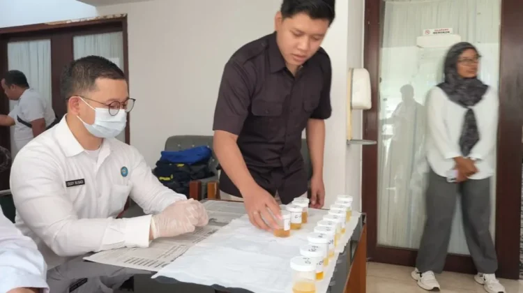 Tes Urine DPRD Banyuwangi, 12 Anggota Tak Hadir