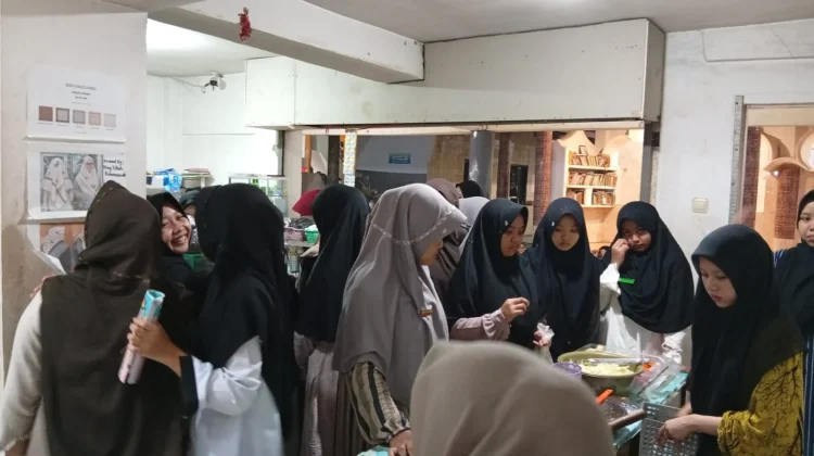 Sensasi Milky Drink hingga Seblak Jadi Favorit Santri Al-Qodiri