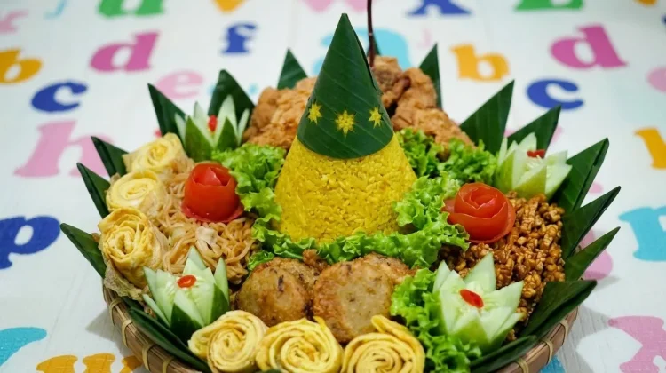Tumpeng Nasi Kuning, Tradisi Ulang Tahun yang Penuh Makna - RRI.co.id