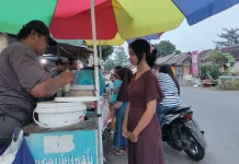 Pedagang Dadakan Takjil Ramadan Ramai di Jember