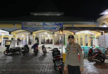 Polsek Tempursari Amankan Tarawih Masjid At Taqwa