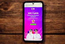 Ramadan Lebih Terkoneksi, Warga Lumajang Manfaatkan Wifi Publik