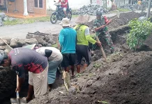 Warga Kabuaran Lumajang Antisipasi Banjir pada Musim Penghujan