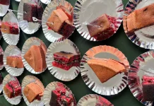 Martabak Factori Gelar Live Cooking Takjil di Masjid Abdillah Rabbani Jember