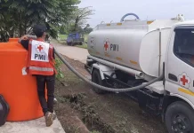 PMI Jember Salurkan 5.000 Liter Air Bersih di Desa Gugut