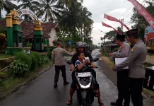 Polsek Padang Lumajag Berbagi Takjil di Bulan Ramadhan