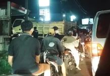 Panic Buying Picu Antrian BBM di SPBU Jember