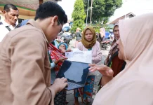 Warga Banyuwangi Antusias Cek Pengumuman Perlinsos