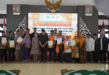 Bunda Indah Beri Kado Ramadan untuk Guru Honorer, Marbot, dan Relawan Perlintasan KA