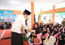 Bupati Jember Buka Beasiswa Khusus untuk Anak Kader Posyandu