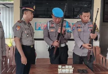 Polsek Lumajang Kota Cek Senpi Personil