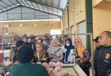 Mendekati Lebaran, Polisi Pantau Harga Sembako di Pasar Bondowoso
