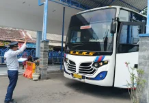 Pastikan Laik Jalan, Terminal Bondowoso Gelar Ramp Check Bus