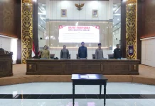 Bupati Lumajang Hadiri Rapat Paripurna DPRD, Terima Rekomendasi LKPJ Tahun 2025