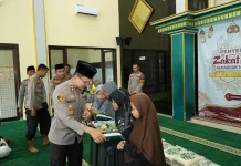 Polres Salurkan 1,8 ton Beras Zakat Fitrah
