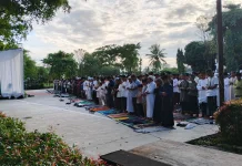 Warga Muhammadiyah Bondowoso Salat Ied di Al Islah