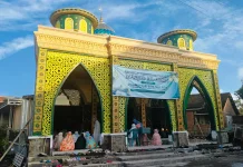 Salat Ied Masjid Al-Amin, Jamaah Khidmat meski Masjid tengah Renovasi