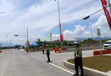 Satlantas Amankan Exit Tol Situbondo Barat Antisipasi Kepadatan