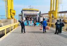 H+2 Lebaran, Warga Kepulauan Madura Memadati Pelabuhan Jangkar