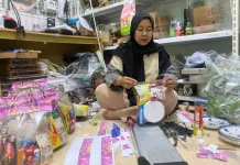 Souvenir Murah Bondowoso, Omzet Tembus Puluhan Juta