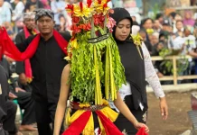 Sayu Apriliani Jalani Debut Penari Seblang Olehsari