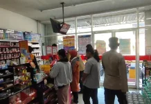Polisi di Lumajang  Intensifkan Patroli Kawasan Vital di Hari Raya