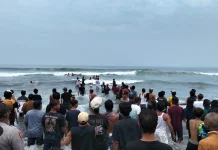 Wisatawan Pantai Selatan Meninggal Dunia setelah Terseret Ombak