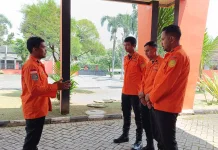 Wisatawan Terseret Ombak di Papuma, Tim SAR Gabungan Lakukan Pencarian