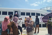 Arus Balik: Ratusan Warga Kepulauan Tiba di Jangkar