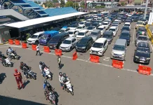 Puncak Arus Balik, Antrean Kendaraan Padati Pelabuhan Ketapang