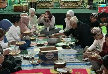 Lebaran Kopat Boyolangu: Hangatnya Ketupat, Eratnya Kebersamaan