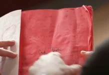 Naskah Merah Jadi Strategi Nolan Jaga Kerahasiaan Film