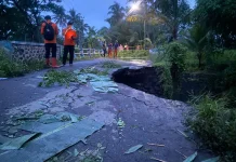 Jembatan Ambles, Akses Warga Terputus