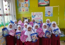 Penuh Keceriaan, Rayakan Ulang Tahun dengan Aksi Berbagi di Sekolah