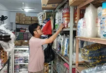 Harga Plastik Naik 70 Persen, Pedagang Tahan Stok
