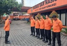 Lansia Hilang di Kebun, Tim SAR Banyuwangi Lakukan Pencarian