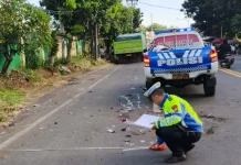 Tabrak Truk Parkir, Pengendara Motor Meninggal di Ketapang