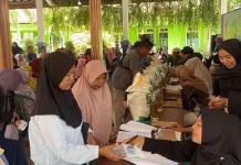 Ratusan Ribu Warga Banyuwangi Terima Bantuan Pangan