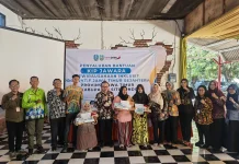 100 Warga Situbondo Terima Bantuan Moda KIP Jawara