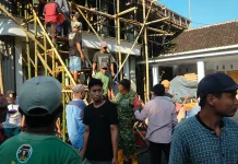Warga Randuagung Lumajang Gelar Kerja Bakti Bangun Tempat Ibadah