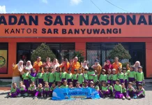 Basarnas Banyuwangi Kenalkan SAR pada Siswa TK Khadijah