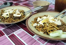 Kuliner Legendaris Situbondo: Nasi dan Mie Goreng Pak Maksum