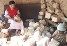 Kenaikan Harga Plastik, Pesanan Besek Bambu Naik