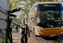 Kecelakaan Beruntun di Lumajang Libatkan 3 Kendaraan