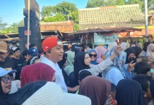 Perdana, Pelaku UMKM Berjualan di CFD Kapongan