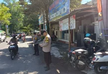 Polisi Kawal Pemberangkatan Jamaah Haji Lumajang