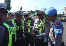 Kapolres Situbondo Sidak Handphone Anggota Pastikan Aman Judol