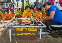 Siswa TK di Banyuwangi Diajak Tanam Terumbu Karang